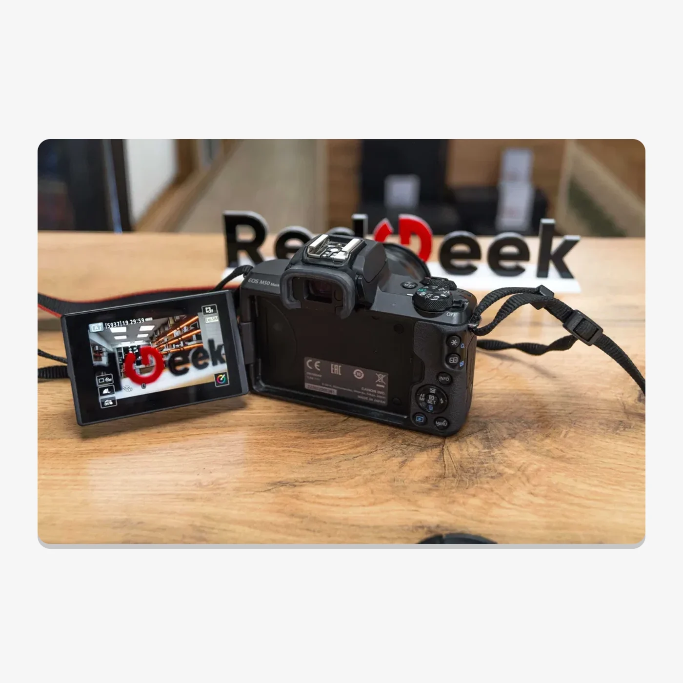 Canon EOS M50 Mark 2 EF-M15-45 mm