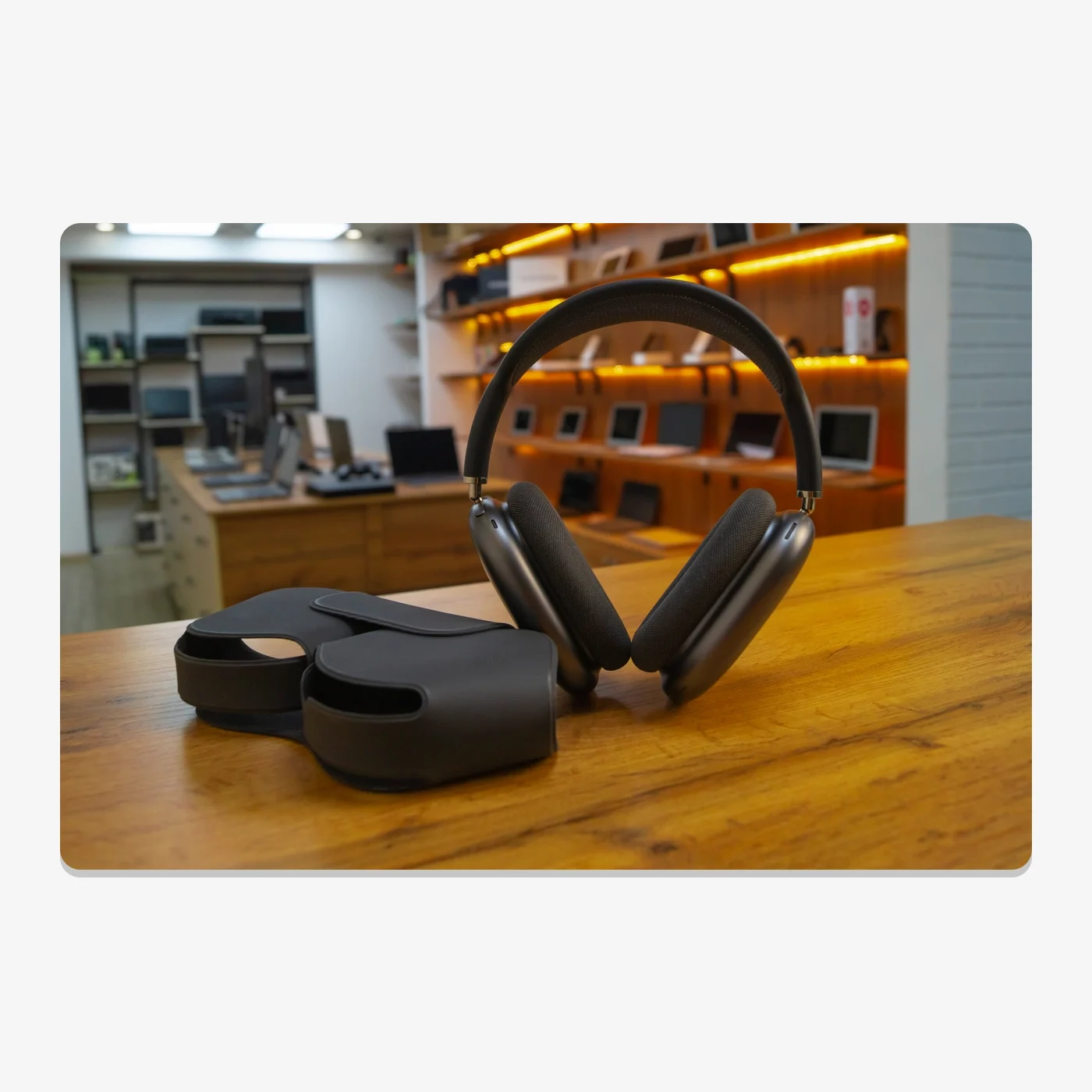 AirPods Max Model A2096